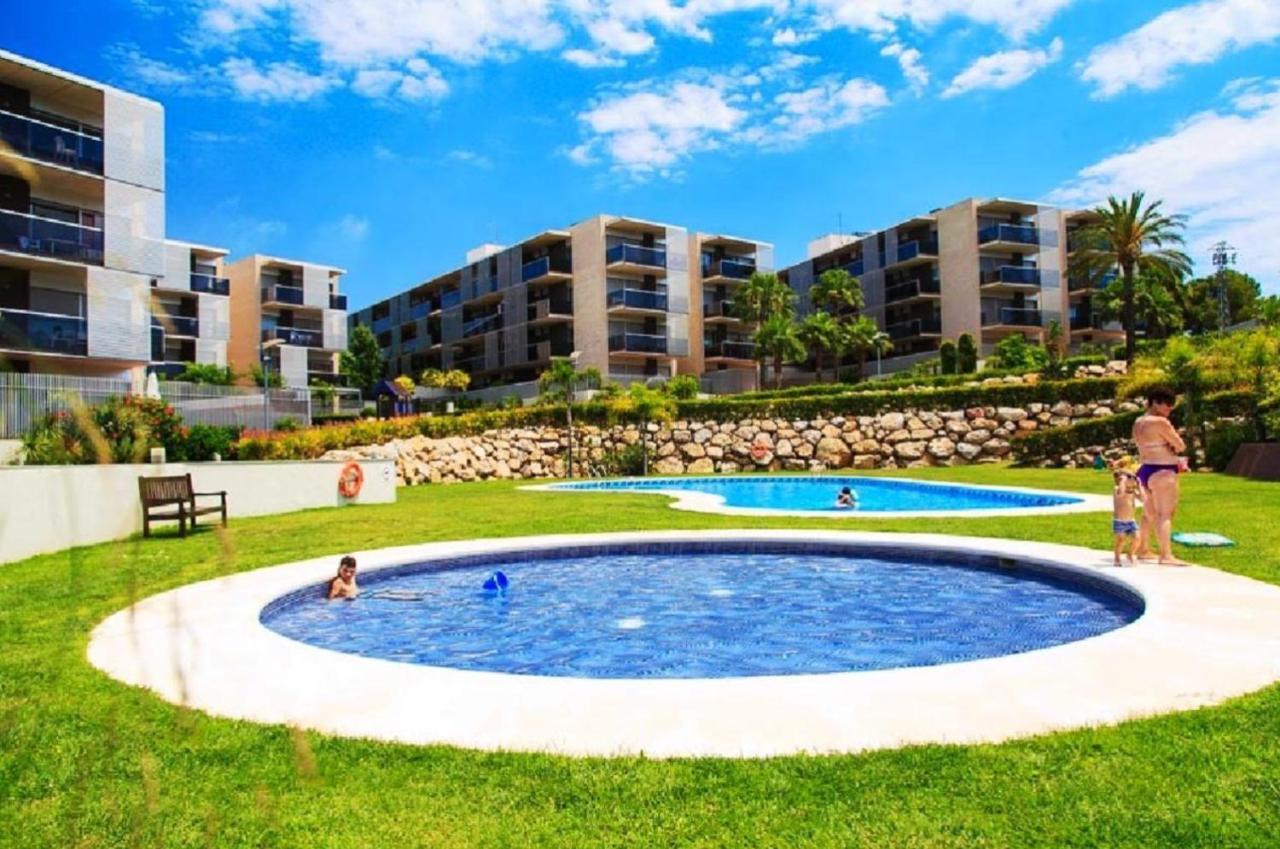 Paradise Village Hogaristic Салоу Экстерьер фото