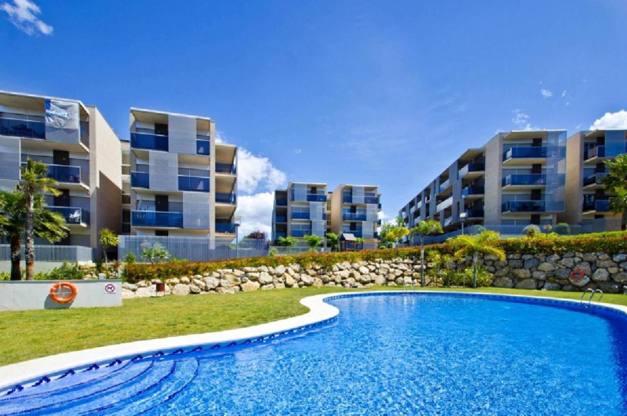 Paradise Village Hogaristic Салоу Экстерьер фото